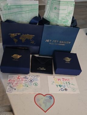 Jet Set Candy Navy Gift Boxes Travel-Themed Gift Bags & 1x Jewelry Pouch